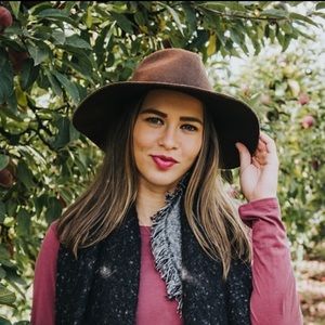 Meet your Posher, Lexi